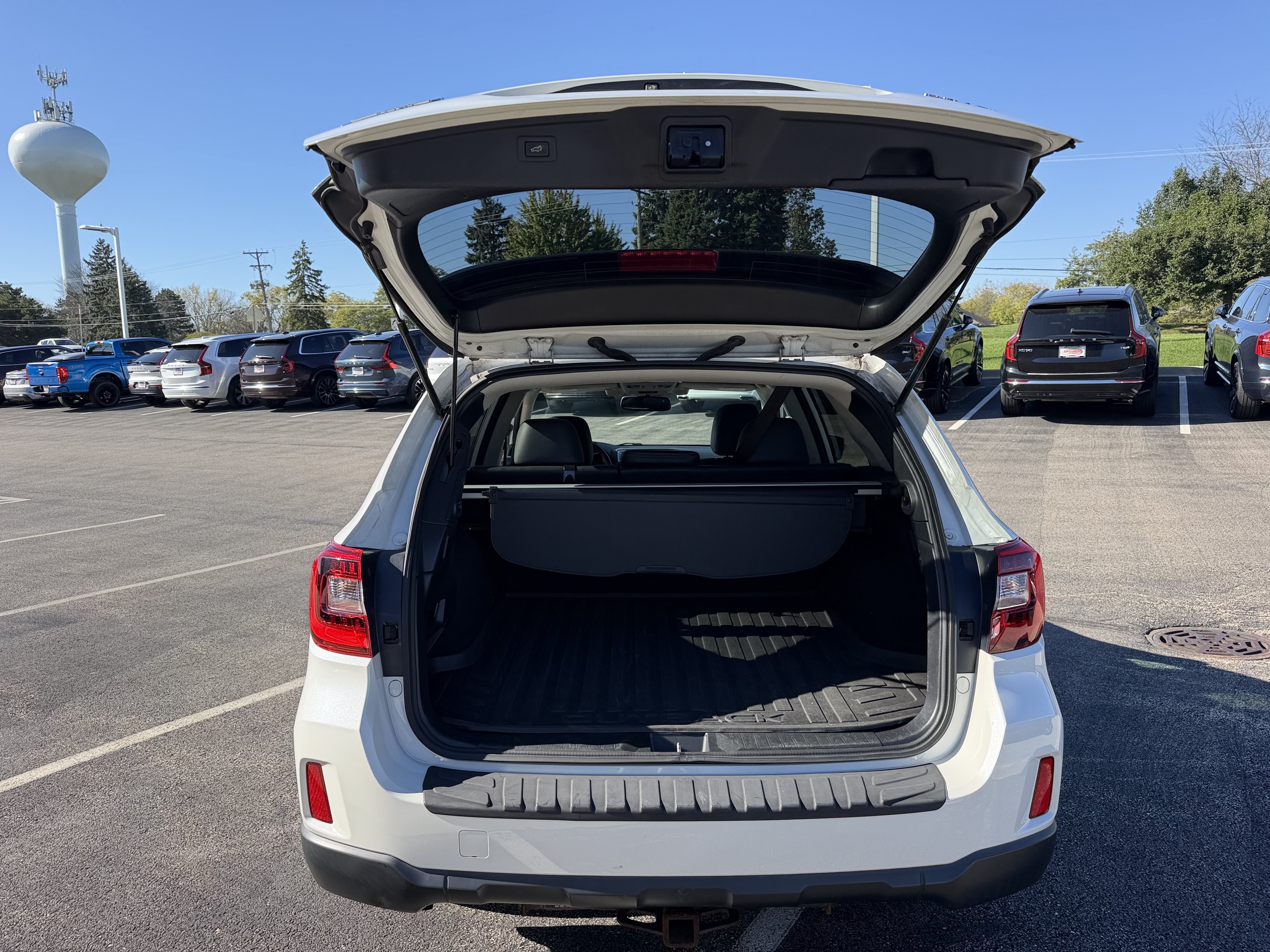 Used 2015 Subaru Outback 2.5i Limited AWD/4WD image 11