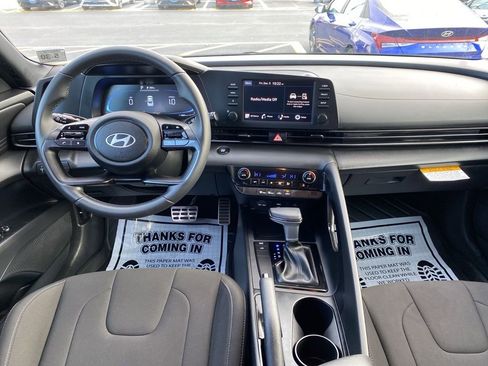 Certified 2025 Hyundai Elantra Sport image 10