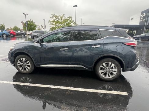 Used 2018 Nissan Murano SV FWD image 3