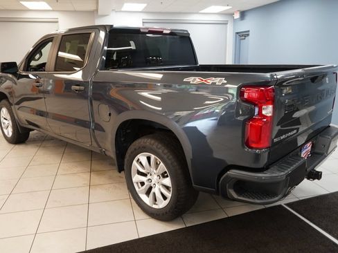 Used 2020 Chevrolet Silverado 1500 Custom w/ Custom Value Package AWD/4WD image 9
