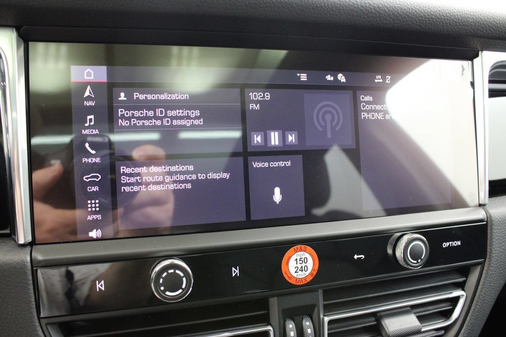 Used 2025 Porsche Macan S AWD/4WD image 32