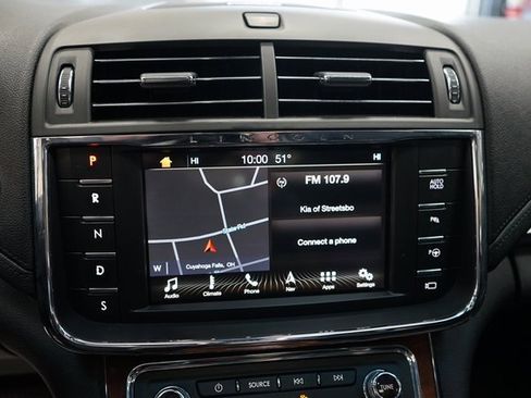 Used 2017 Lincoln Continental Reserve w/ Technology Package image 38