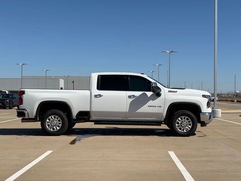 Used 2024 Chevrolet Silverado 2500 LTZ w/ LTZ Convenience Package image 8