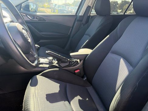 Used 2016 MAZDA MAZDA3 i Sport FWD image 10