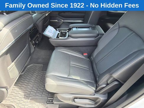 Used 2025 Jeep Grand Wagoneer L Series II Obsidian w/ Quick Order Packagew 28T AWD/4WD image 22