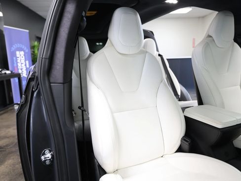 Used 2018 Tesla Model X 100D AWD/4WD image 31
