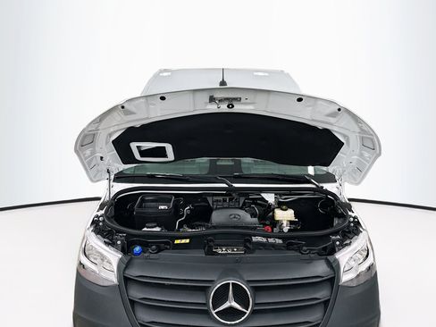 Used 2025 Mercedes-Benz Sprinter 2500 image 29