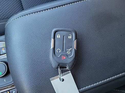 Used 2023 GMC Acadia SLE w/ Driver Convenience Package image 26