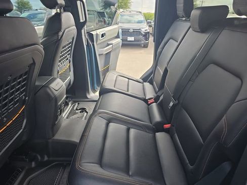Used 2023 Ford Bronco Badlands image 14