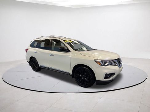 Used 2017 Nissan Pathfinder Platinum w/ Midnight Edition Package image 7