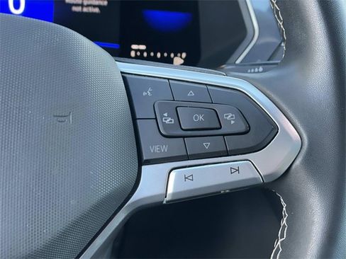 Used 2023 Volkswagen Tiguan SE R-Line image 9