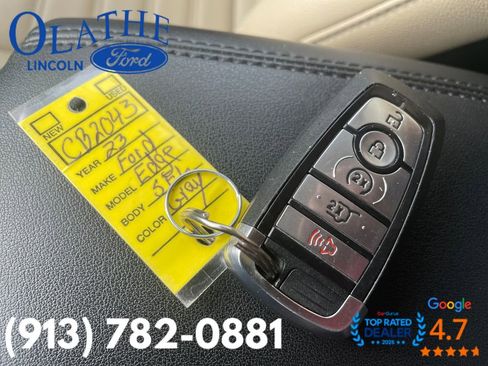 Used 2023 Ford Edge SEL w/ Convenience Package image 7