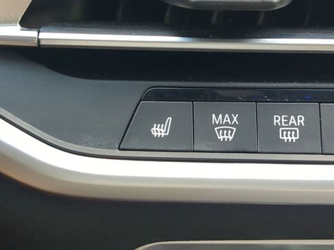 Used 2023 BMW X5 xDrive40i w/ Premium Package image 25