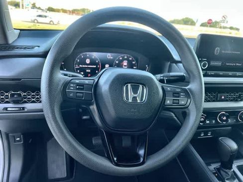 Certified 2025 Honda Accord LX image 17