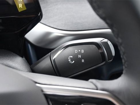 New 2025 Volkswagen ID. Buzz Pro S image 16