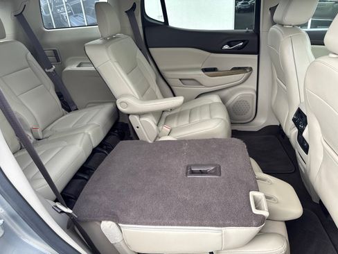 Certified 2019 GMC Acadia Denali w/ Technology Package FWD image 19