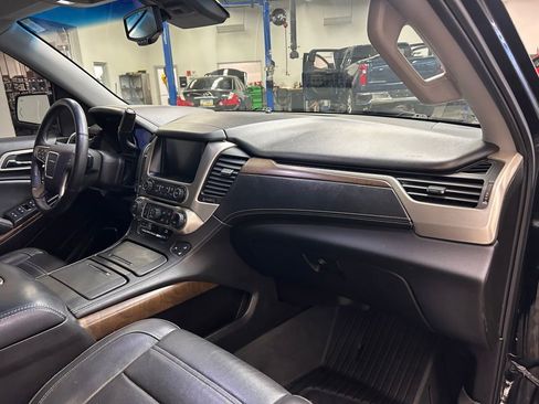 Used 2018 GMC Yukon Denali w/ Open Road Package AWD/4WD image 14