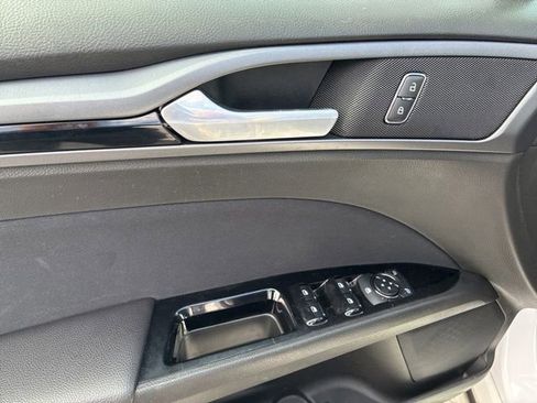 Used 2014 Ford Fusion SE FWD image 14