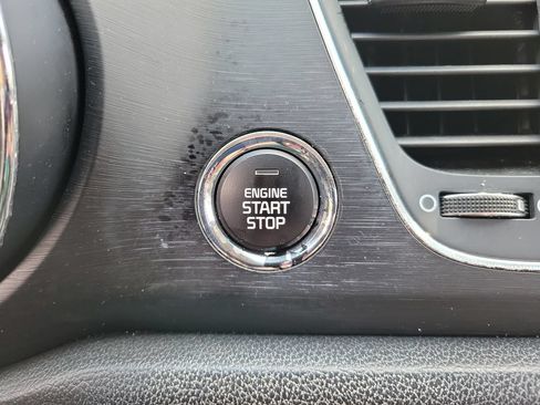 Used 2020 Kia Sedona EX FWD image 18