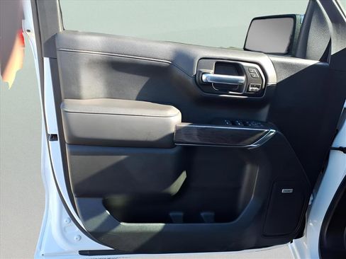 Used 2020 Chevrolet Silverado 1500 LTZ image 11