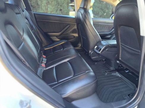 Used 2020 Tesla Model 3 Standard Range Plus image 27