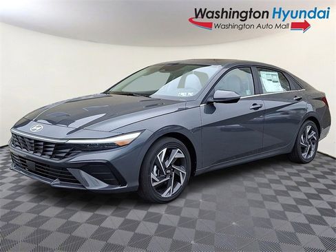 New 2025 Hyundai Elantra Limited image 3