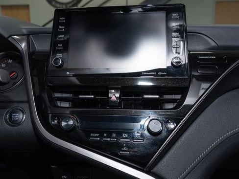Used 2022 Toyota Camry XSE image 12