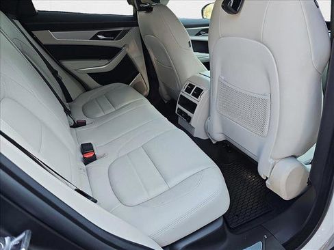 New 2025 Jaguar F-PACE R-Dynamic S image 11