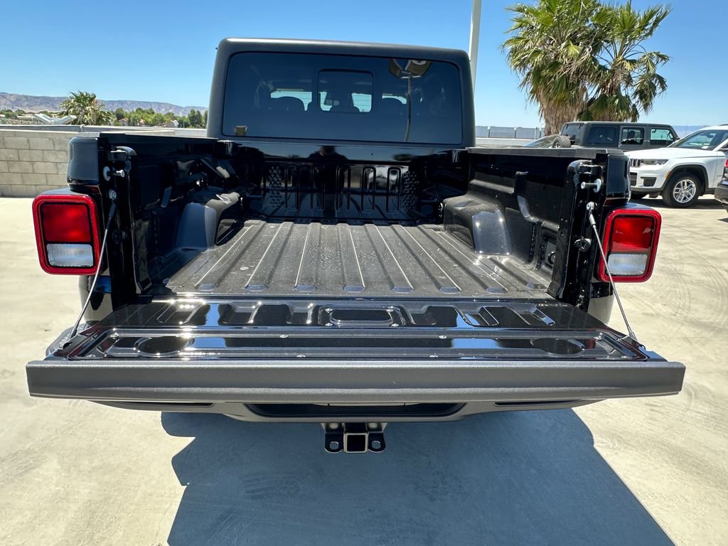 New 2026 Jeep Gladiator Sport AWD/4WD image 15