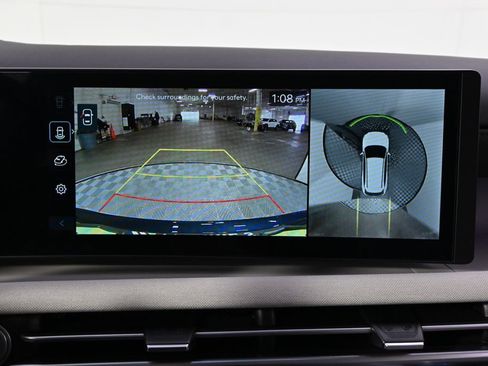 Used 2025 Hyundai Tucson Limited image 30