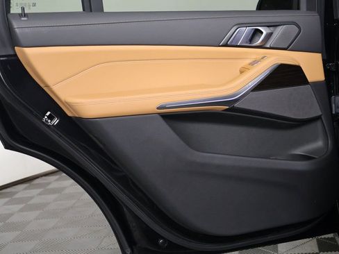 Used 2026 BMW X7 xDrive40i w/ Premium Package image 14