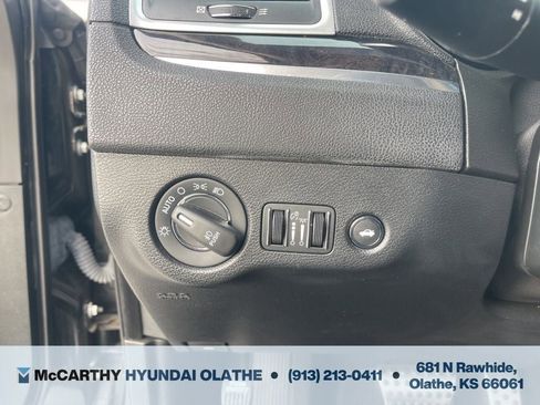 Used 2022 Chrysler 300 Touring L w/ Comfort Group RWD image 27