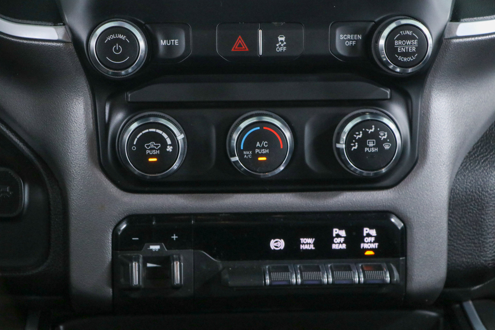 Used 2024 RAM 2500 Big Horn AWD/4WD image 21