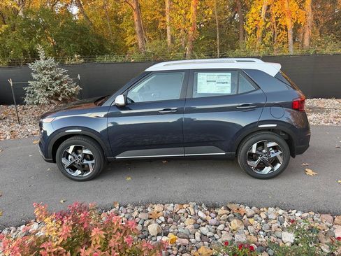 New 2026 Hyundai Venue SEL image 2