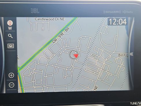 Used 2021 Toyota Highlander Limited image 29