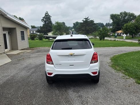 Used 2020 Chevrolet Trax LS w/ Tint and Cruise Package AWD/4WD image 5