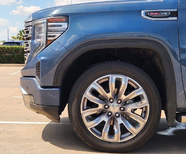 Used 2025 GMC Sierra 1500 Denali AWD/4WD image 8