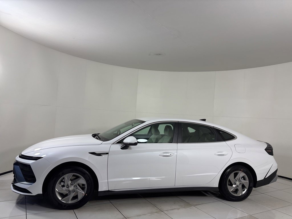 Certified 2026 Hyundai Sonata SE FWD image 2