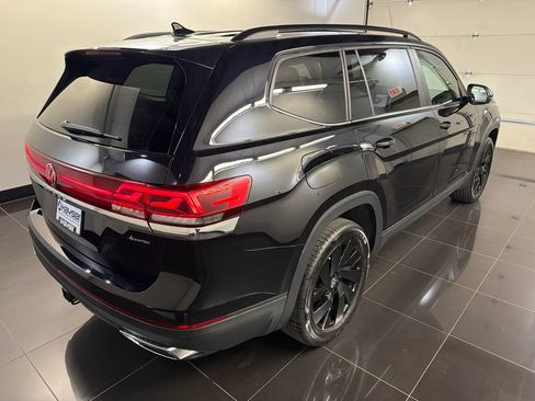 Used 2025 Volkswagen Atlas SE AWD/4WD image 6