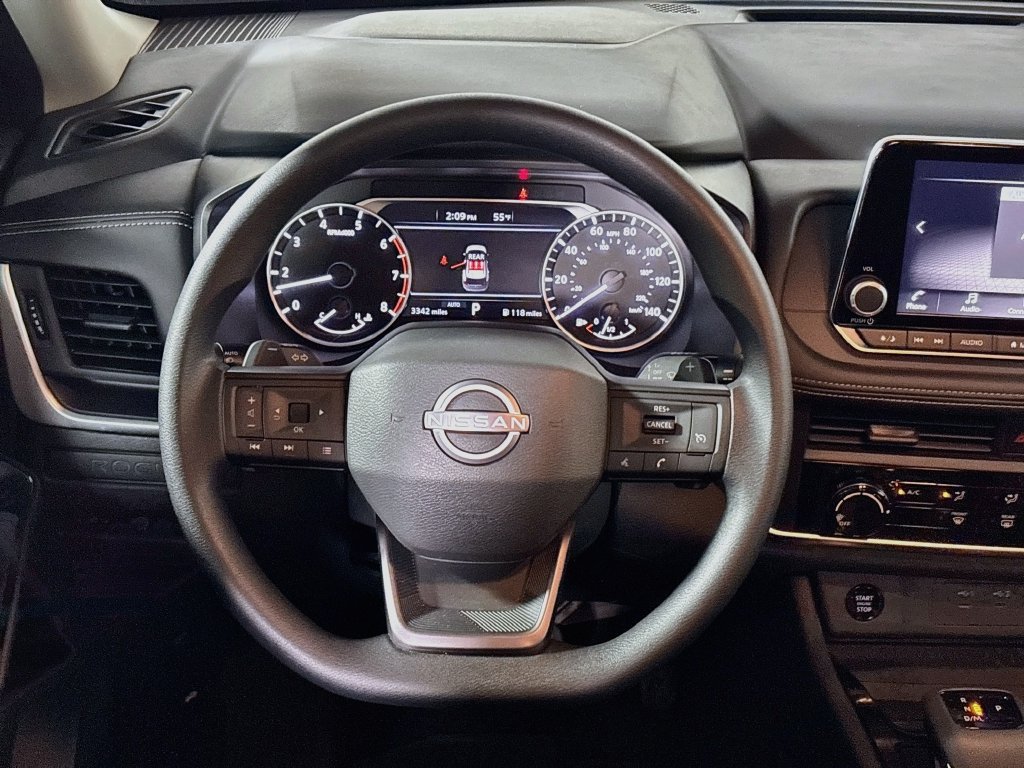Used 2025 Nissan Rogue S AWD/4WD image 13