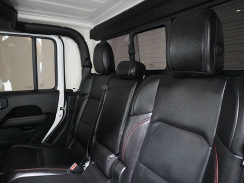 Used 2021 Jeep Gladiator Rubicon image 15