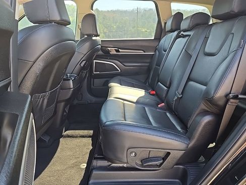Used 2023 Kia Telluride LX FWD image 17