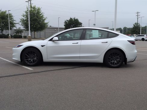 Used 2024 Tesla Model 3 Standard Range RWD image 7