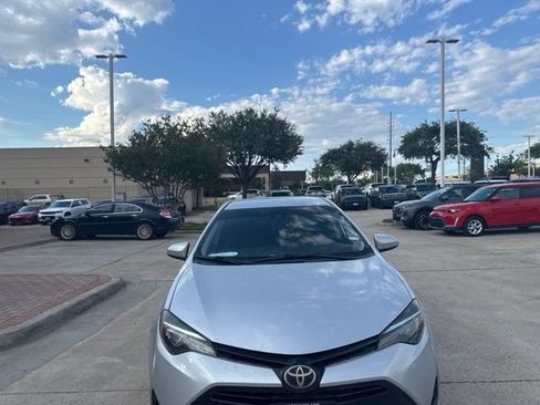 Used 2017 Toyota Corolla LE FWD image 5