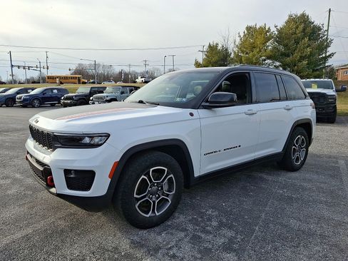 Used 2022 Jeep Grand Cherokee Trailhawk image 4