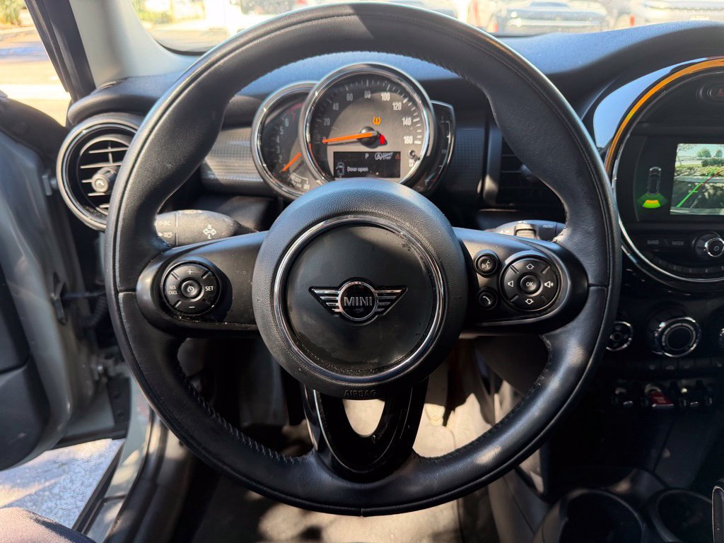 Used 2021 MINI Cooper 4-Door Hardtop FWD image 22