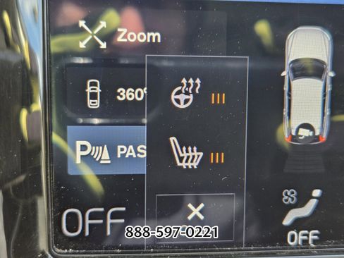 Used 2020 Volvo XC60 T5 Momentum image 23