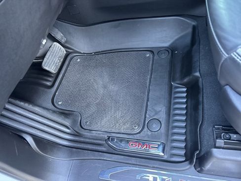 Used 2024 GMC Sierra 2500 AT4X image 30