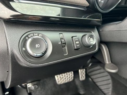 Used 2014 Chevrolet SS RWD image 18
