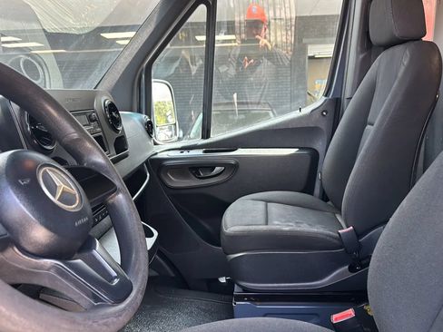 Used 2019 Mercedes-Benz Sprinter 170 image 16